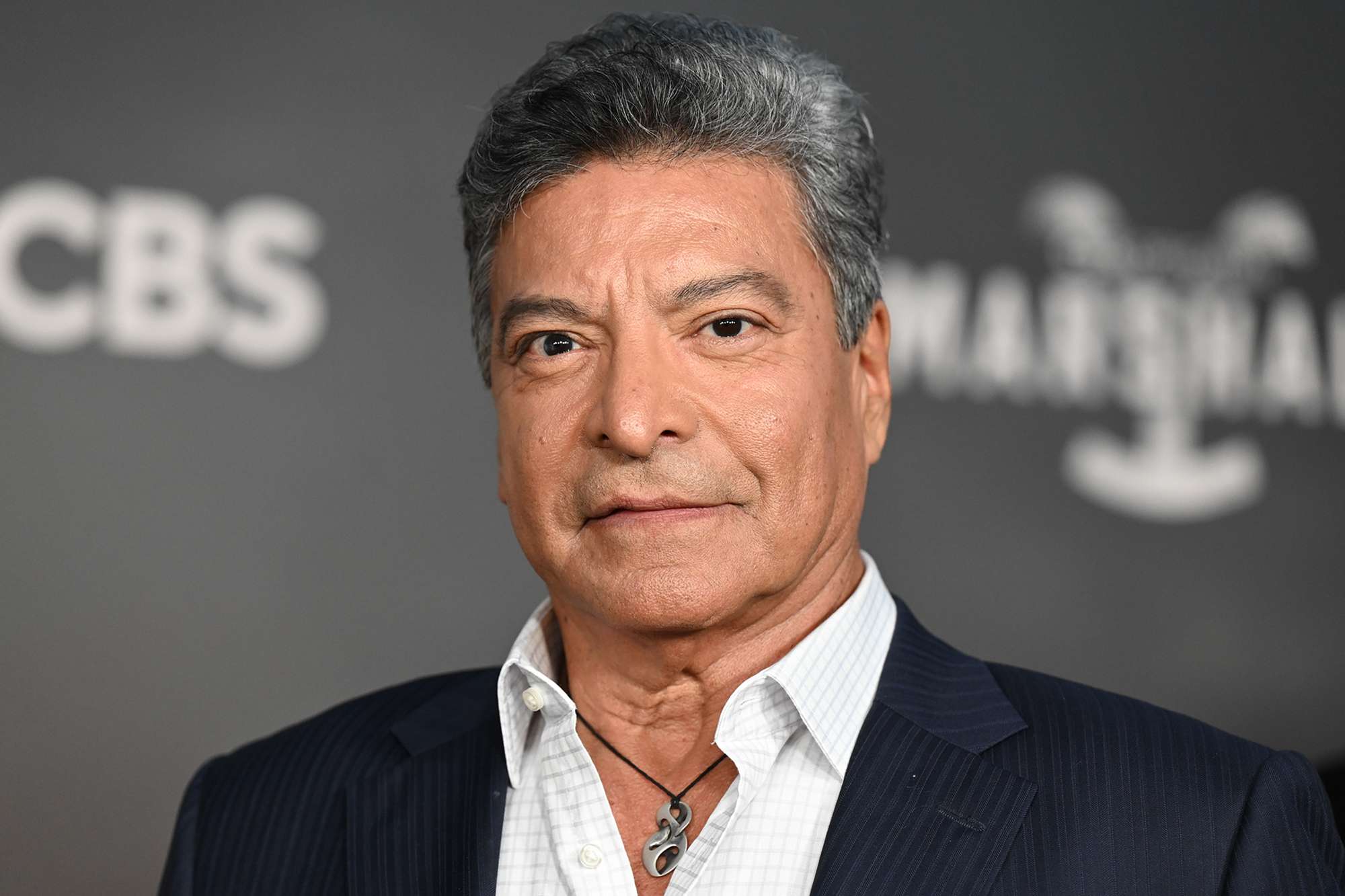 Steve Carell explica cómo hacer la nueva serie ‘Rooster’ lo recordó a ‘The Office’