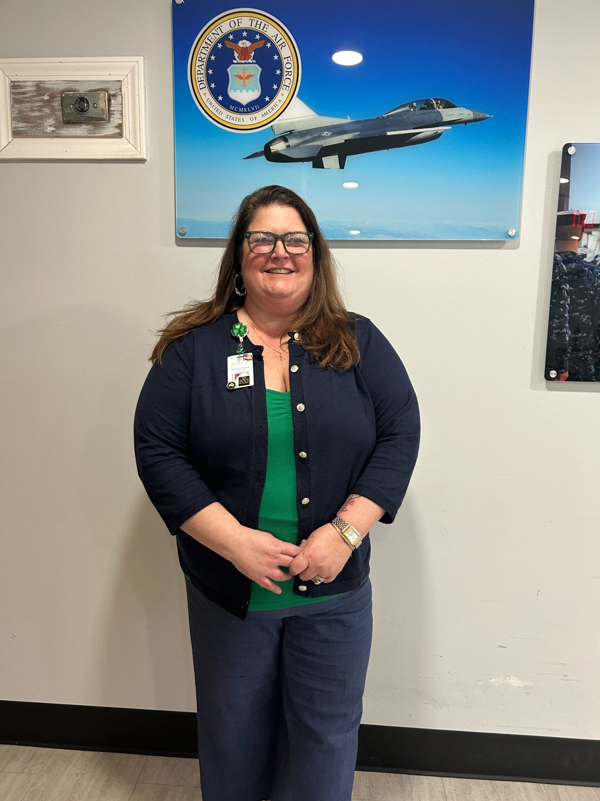 Amy Adams, de 51 años, ocupa el centro del escenario con cuero en la pasarela de Lacoste París