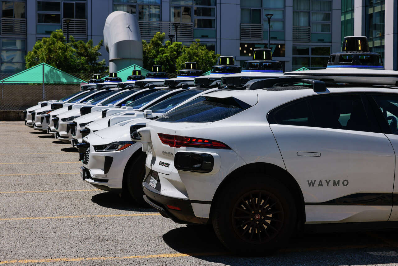 El héroe de Young Sherlock, Fiennes Tiffin, admite que no revisó las obras de Sherlock Holmes antes de filmar (exclusivo)