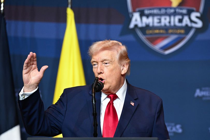 Un grupo de vigilantes persigue a personas famosas en “El Último Celebre” — lea un fragmento (exclusivo)