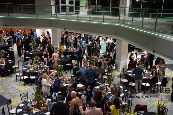 IKEA lanzó este sensor inteligente para detectar fugas de agua, así que compré algunos para probar: son discretos, económicos y muy buenos para tener tranquilidad.