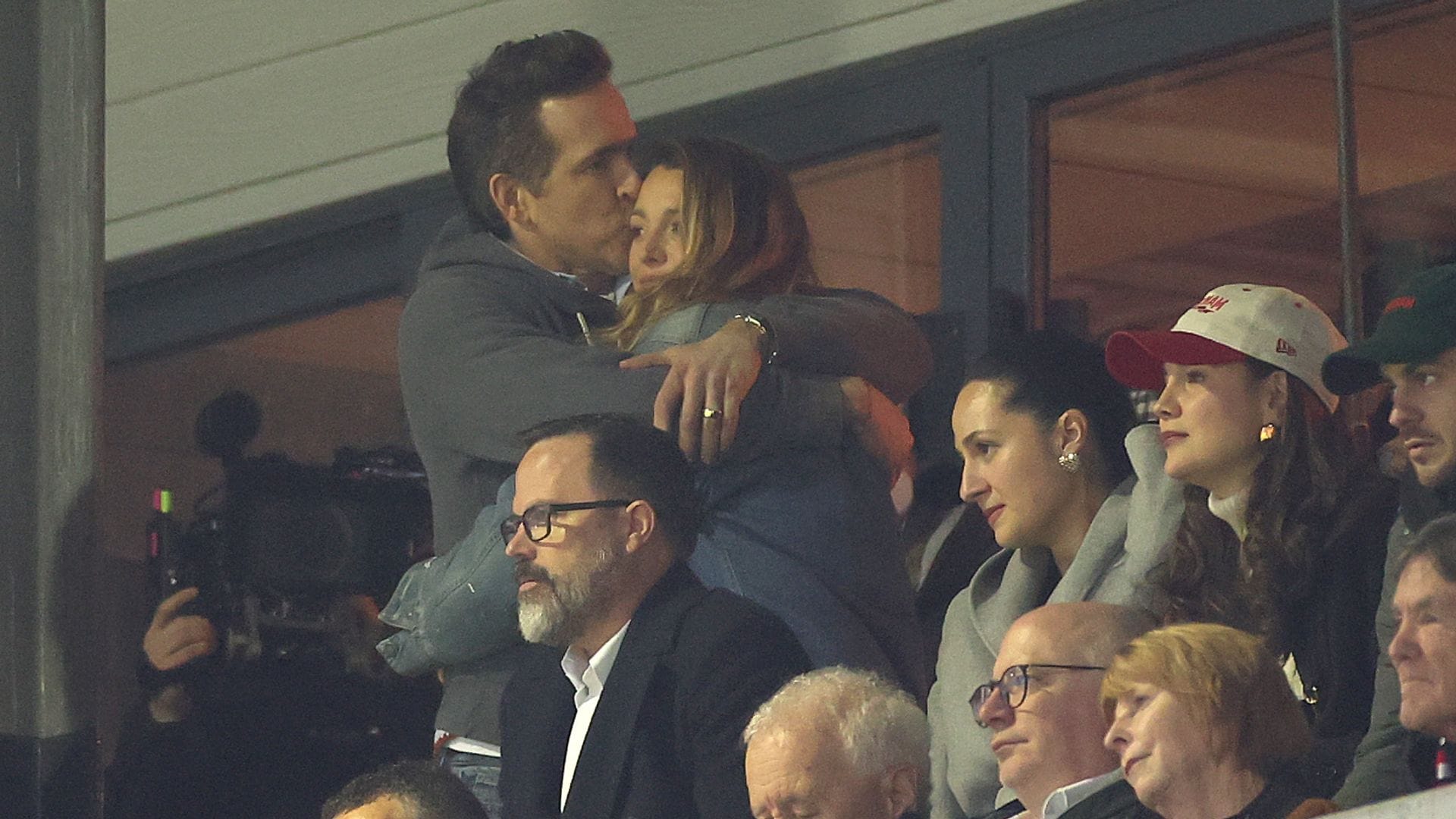 Amy Luciani acusa a su marido Dwight Howard de usar drogas y dice que CPS ha retirado a la hija de la casa