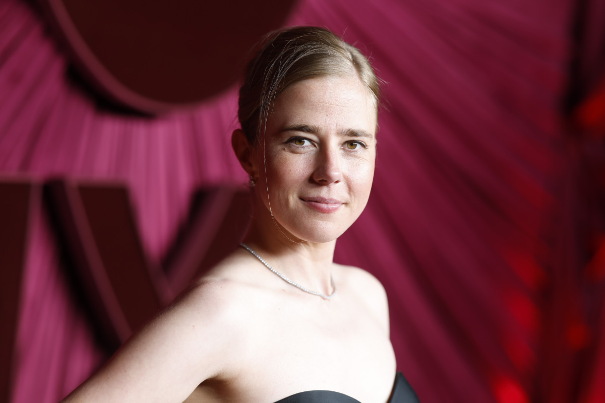 El estrella de Young Sherlock se suma oficialmente a las especulaciones sobre el reparto de James Bond: “Sería un sueño”