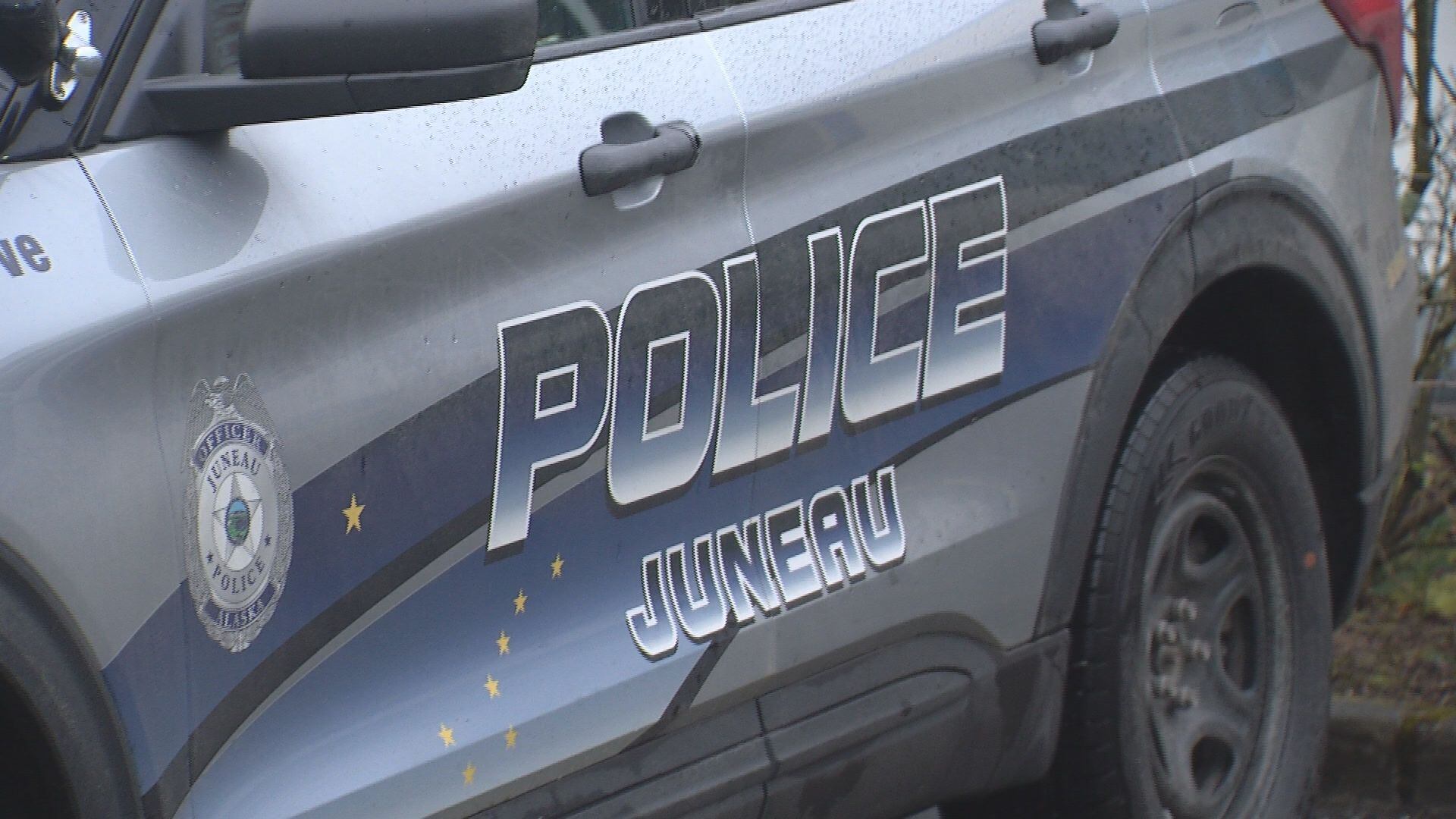 Auxiliar do governador da Alasca, Dunleavy, e candidato anterior à legislatura são presos por dirigir embriagado em Juneau