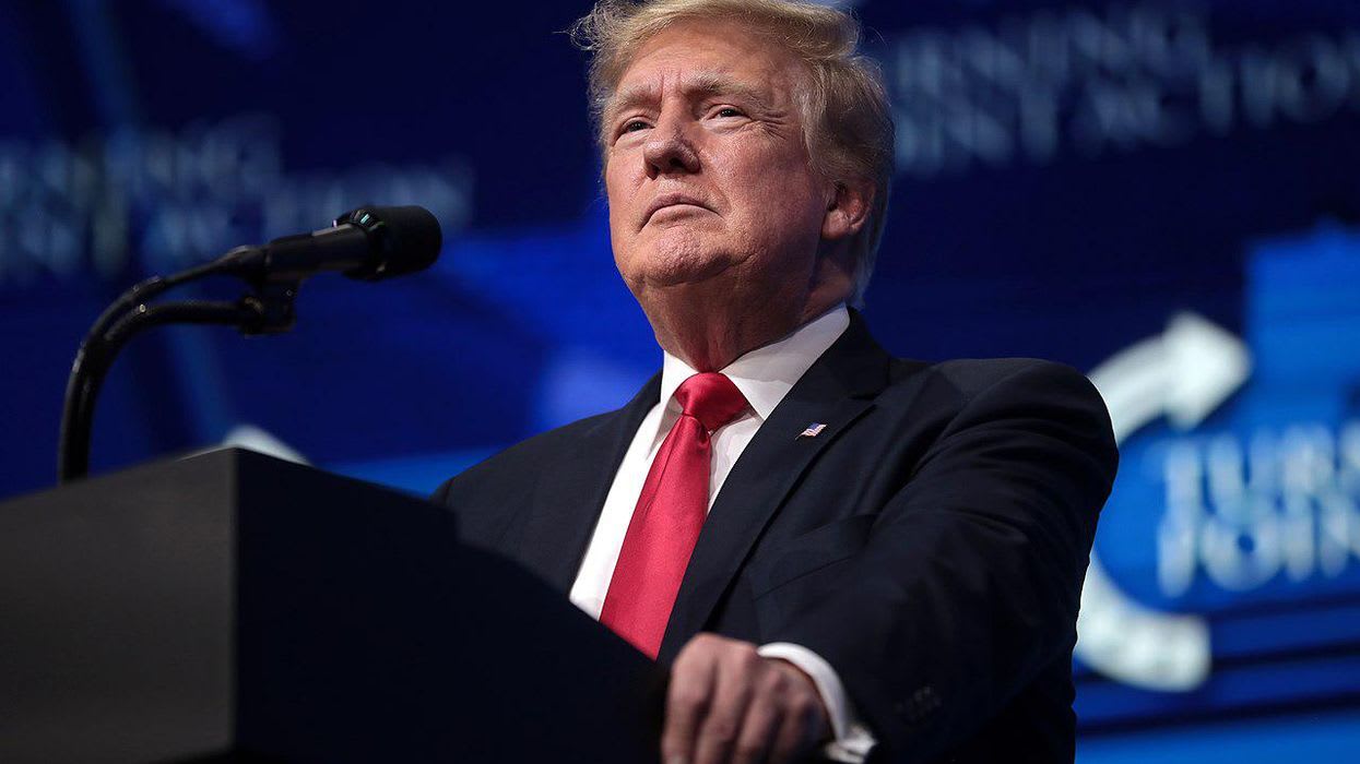 Estrategista ex-republicano: Trump venderá mercadorias das caixas dos soldados caídos