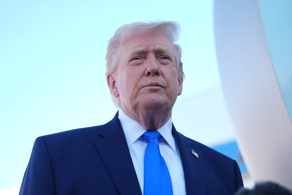 DeSantis assina projeto de lei para renomear o aeroporto da Flórida em homenagem a Trump